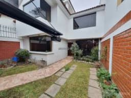 CASA EN VENTA EN LA MOLINA