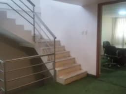 ALQUILER DE EDIFICIO PARA ENTIDADES PUBLICAS O PRIVADAS - ALQUILER DE OFICINAS AMOBLADAS Y SIN AMOBLAR