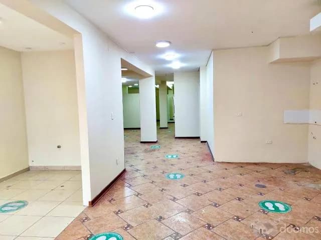 Alquilo Local Comercial en 1er Piso - Solo Para Deposito — foto 1