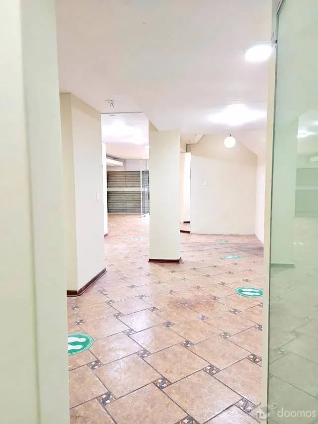 Alquilo Local Comercial en 1er Piso - Solo Para Deposito — foto 3