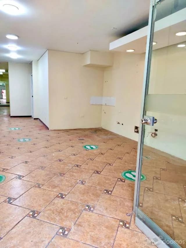 Alquilo Local Comercial en 1er Piso - Solo Para Deposito — foto 7