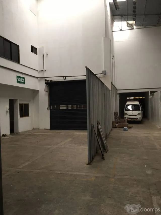 LOCAL EN AREA INDUSTRIAL EN VENTA — foto 4