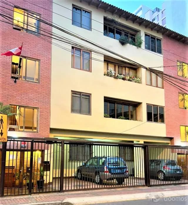 VENDO DUPLEX REMODELADO DE 117.96 m² EN MIRAFLORES — foto 1