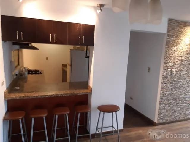 Departamento 2 dormitorios 1 baño 80 m, cuad.  cochera — foto 2