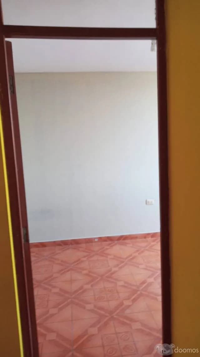 Se vende casa 4 de pisos, compartida en departamentos — foto 2