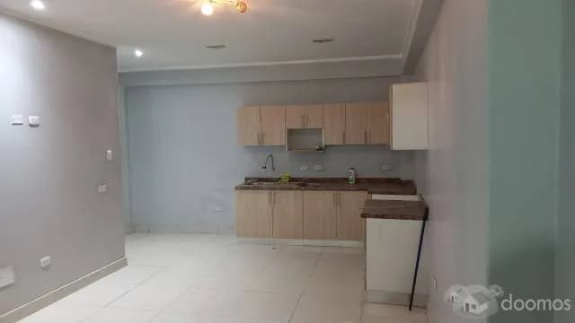 Se alquila departamento con local propio — foto 1