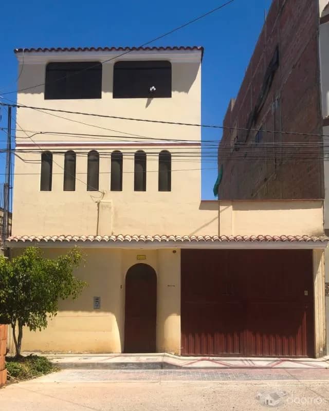 VENTA DE OCASION: CASA AMPLIA 2 PISOS (A 3 MIN. DEL CENTRO DE TACNA) — foto 1