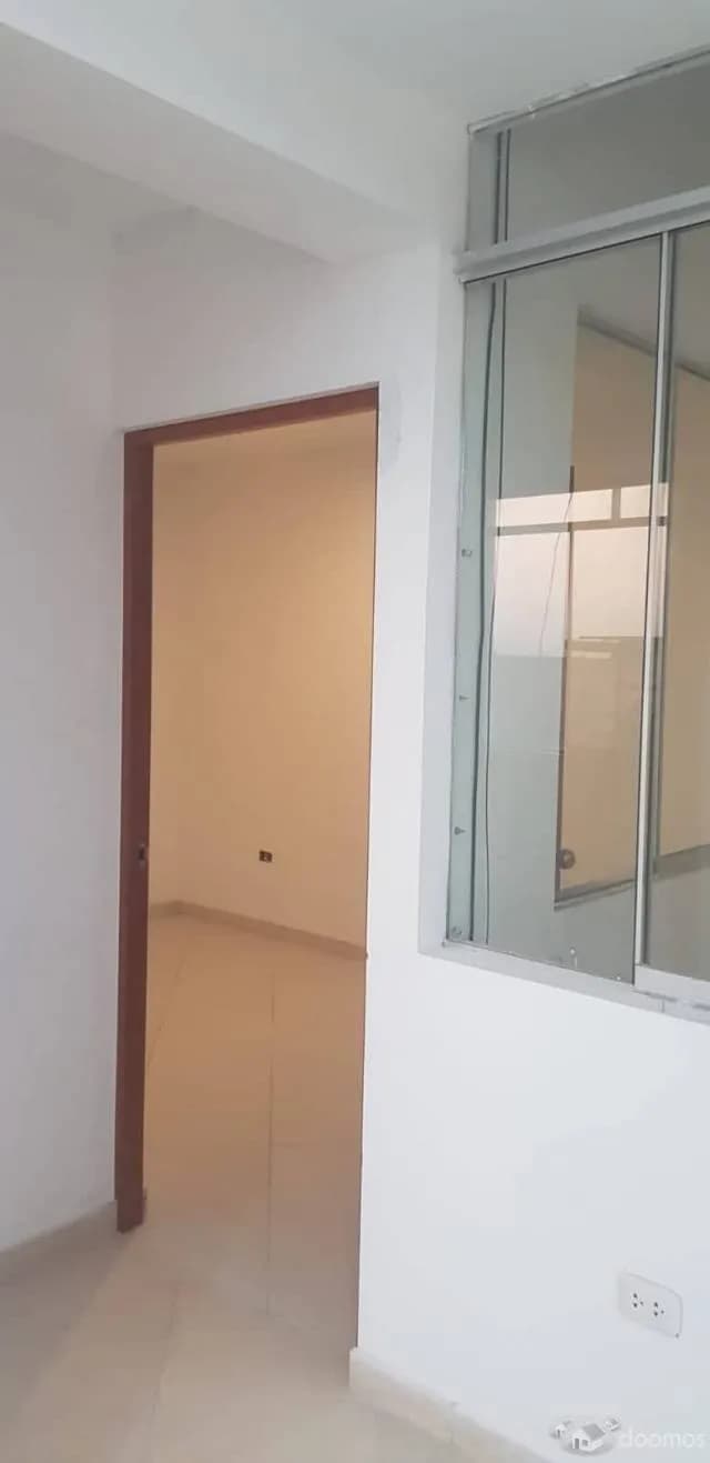 VENTA DE DEPARTAMENTO 5TO. PISO - URB. LUCYANA DE CARABAYLLO — foto 3