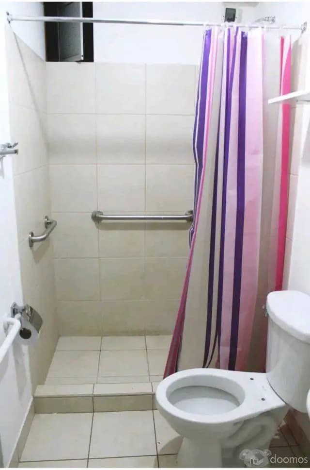 Departamento en condominio de 3 dormitorios y 2 baños. Con cochera — foto 2
