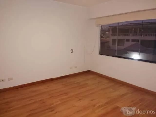 VENDO DEPARTAMENTO EN SEGUNDO PISO SAN ISIDRO — foto 1