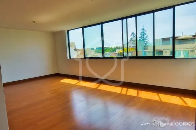 Duplex con piscina en venta en Surco - entrega inmediata — foto 1