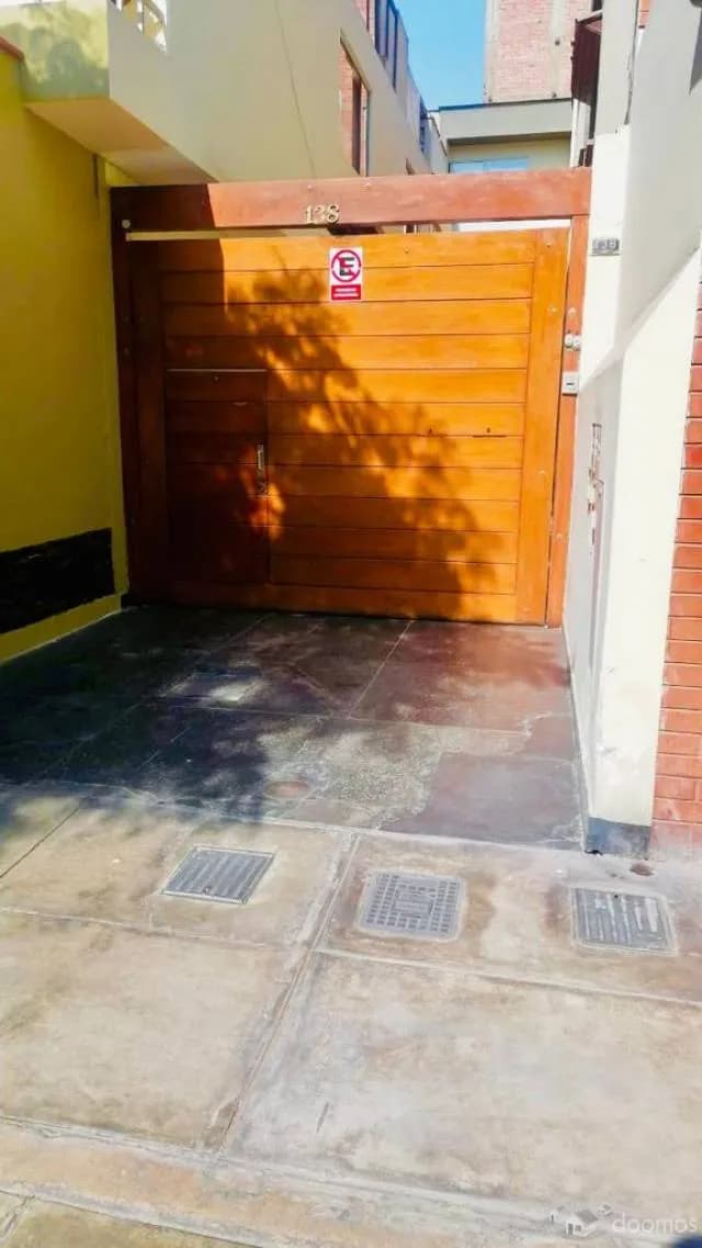 Alquilo linda casa Chalet limite Surquillo con San Isidro — foto 7