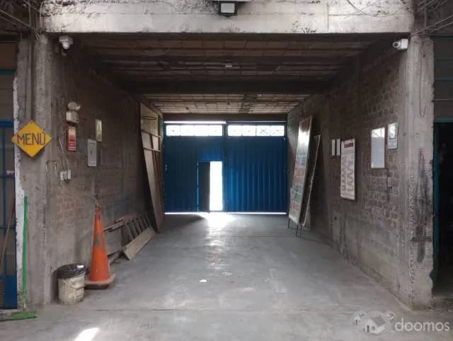 Se Alquila local comercial de 180m2 en plena avenida — foto 3