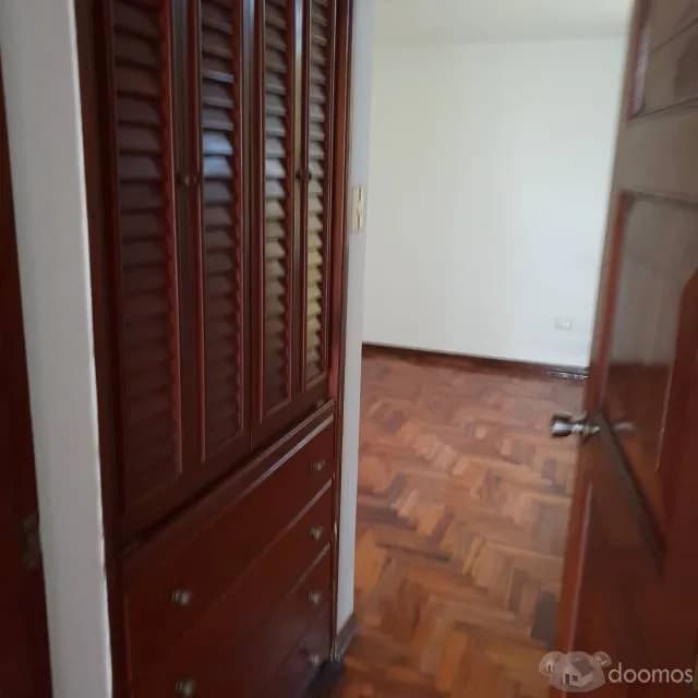 VENDO ACOGEDOR DEPARTAMENTO EN MONTERRICO — foto 4