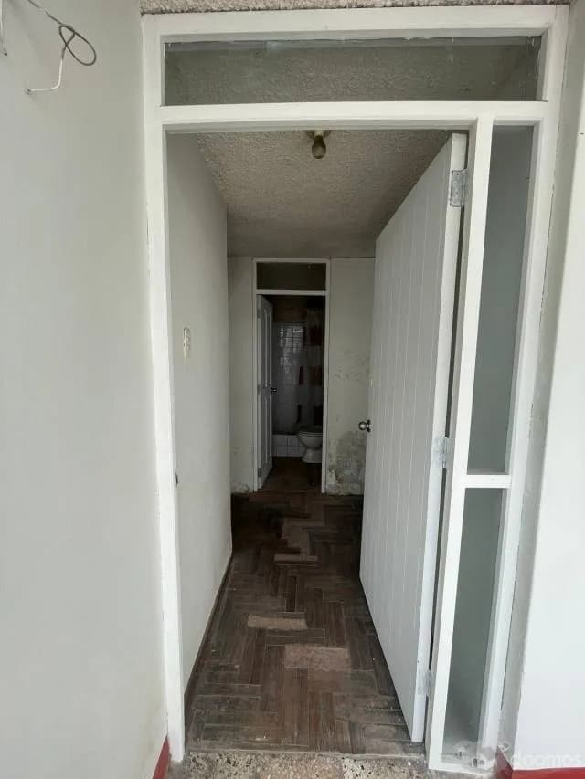 Venta de Casa 2 pisos a 1 cdra de Parque 200 Millas — foto 5