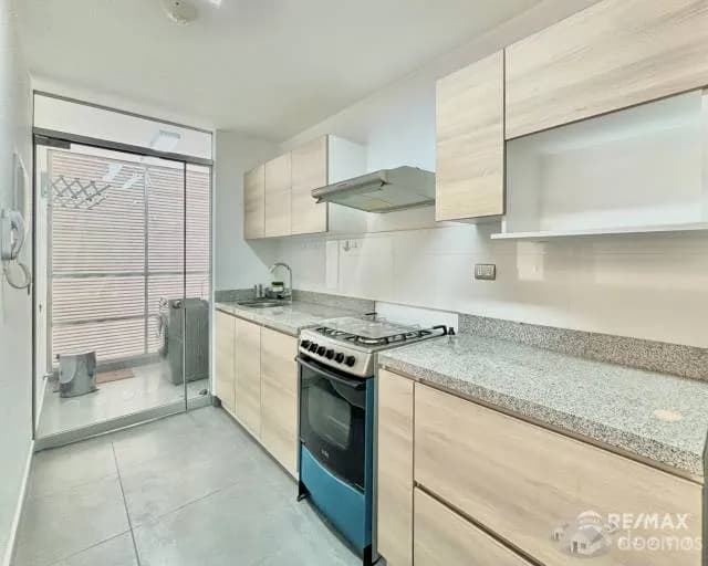 BONITO Y MODERNO DEPARTAMENTO SEMIAMOBLADO EN CONDOMINIO PRIVADO — foto 3
