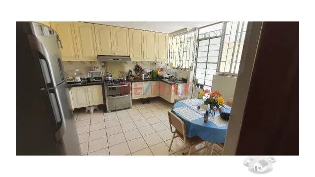 Casa Totalmente Remodelada Cerca A La Estacion Jorge Chavez En Surco — foto 6