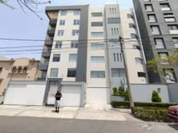 Se vende Dúplex en Calle Samuel Márquez en Miraflores