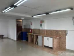 Alquilo, Local Comercial en Av. Angamos, frente al real plaza.