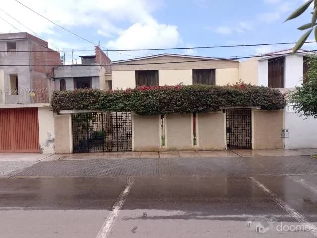 Vendo Linda Casa, Cercado – USD 270,000 Precio negociable — foto 1