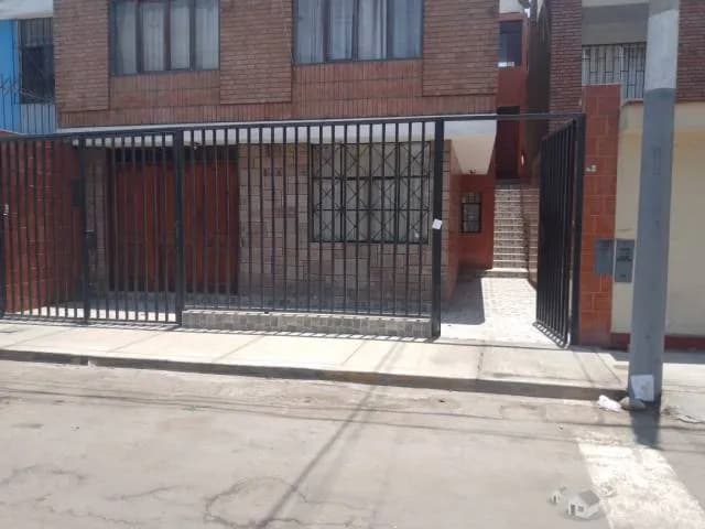 Vendo casa de dos pisos y medio de ocasion — foto 1