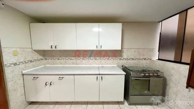 Se Alquila - Amplio Departamento - En Miraflores La Aurora — foto 3