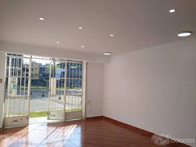 ALQUILER DE LOCAL COMERCIAL AL LADO DEL MEGAPLAZA — foto 1