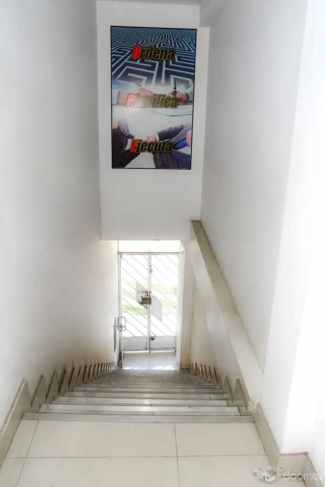¡Increíble Edificio Comercial de 4 Pisos en una Ubicación Estratégica! — foto 2