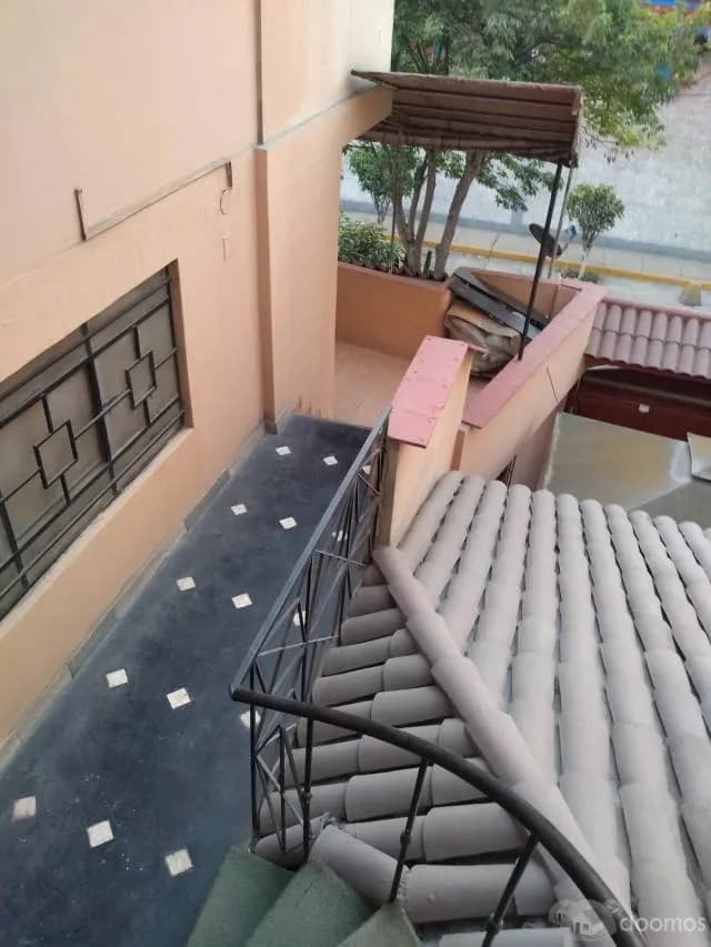 Ocasión: Venta Casa de 3 pisos con posibilidad de negocio — foto 3
