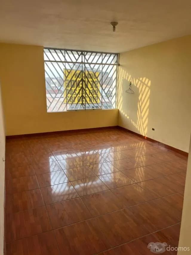 REMATO CASA EN CARABAYLLO — foto 2