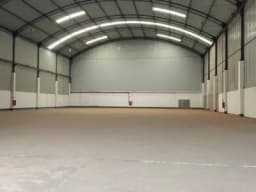 2,000m2-ALQUILER DE BODEGAS INDUSTRIALES EN LURIN-CON 12ML ALT-EN COMPLEJO INDUSTRIAL-TODO LOSA Y CON OFICINAS