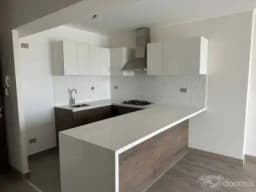 Alquilo Dpto Estreno Miraflores Sin Amoblar Vista calle 80m2 con balcón $900