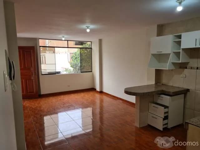 ALQUILO DEPARTAMENTO EN TERCER PISO DE 55M2 - CERCADO DE LIMA — foto 7