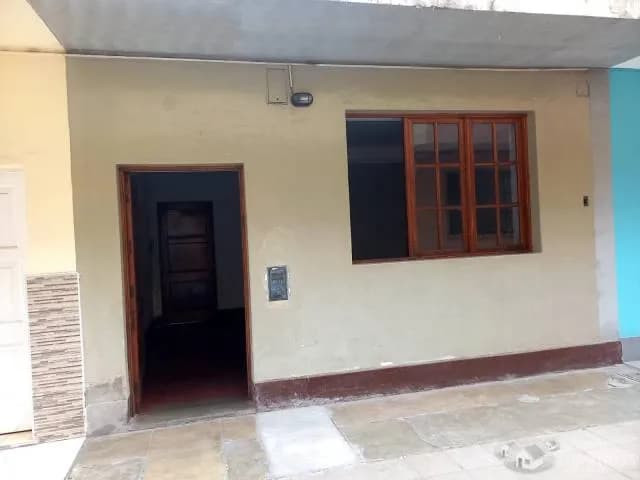 (SOLO LLAMAR AL TELÉFONO) SE VENDE CASA CENTRO DE TRUJILLO — foto 3