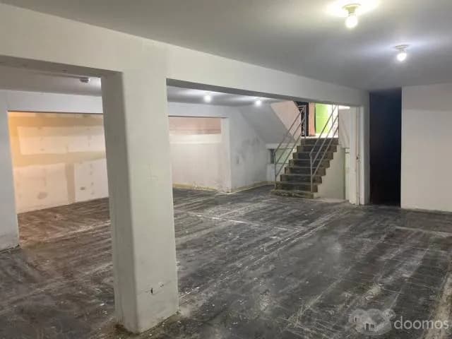 Ofrezco local 210m2 en alquiler — foto 1