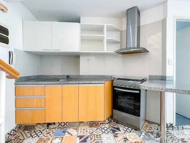 Penthouse con Terraza y Cochera Techada en Barranco! Alquiler — foto 2