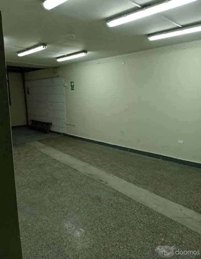 Alquilo Local Comercial en Av Nicolas Ayllon — foto 1