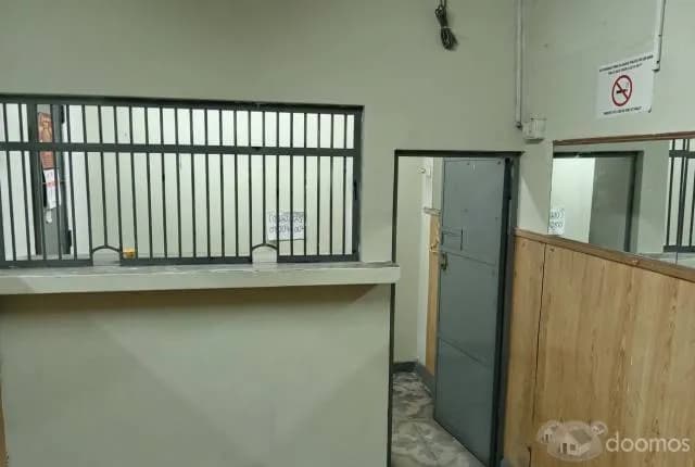 Alquilo Local Comercial en Av Nicolas Ayllon — foto 2