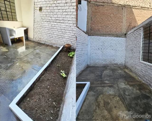 Acogedora y Espaciosa Casa + Aires, en Venta en Los Olivos — foto 8
