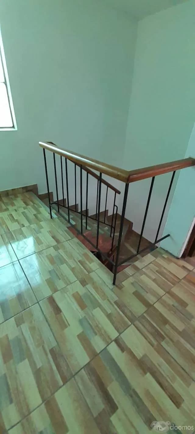 SE VENDE HERMOSA CASA DE 2 PISOS URB SAN AGUSTIN COMAS! — foto 2