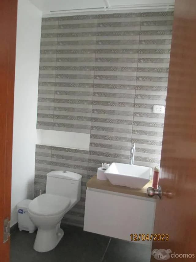 Venta de Casa de 3 Pisos Frente a Parque en Cercado de Lima — foto 7