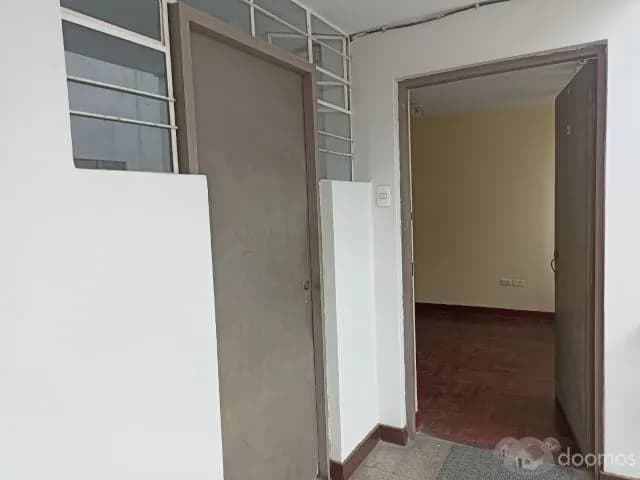 BAJO DE PRECIO REMATE DPTO EN LINCE LIMITE CON SAN ISIDRO — foto 2