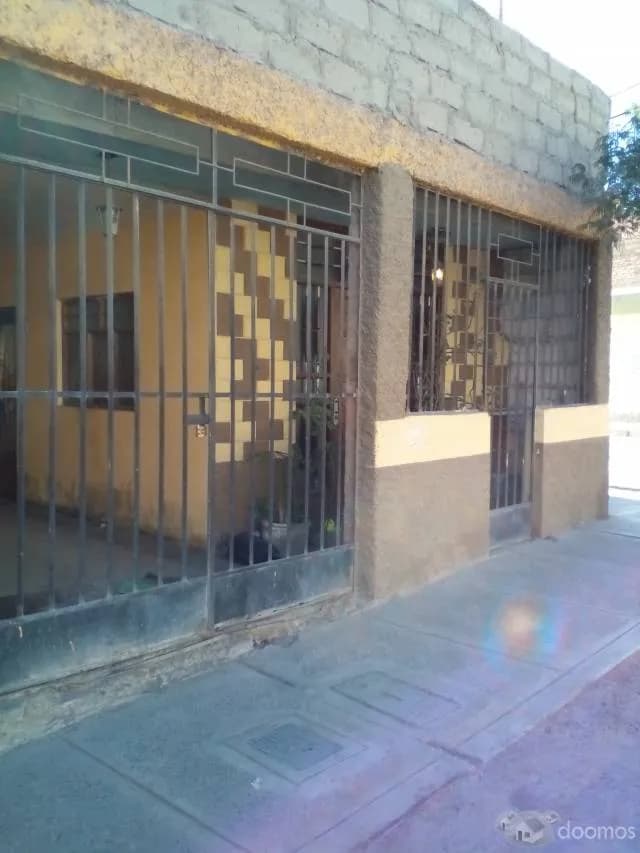 CASA DE ESQUINA GRANDE CERCA AL MERCADILLO BOLOGNESI — foto 2