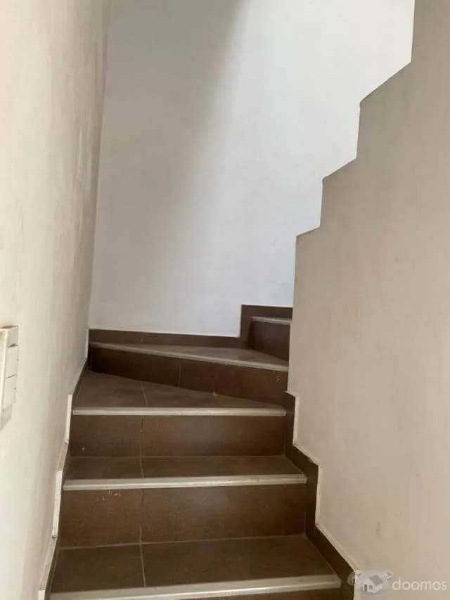 Ocasión. Vendo amplia casa Remodelada de 3 pisos — foto 2