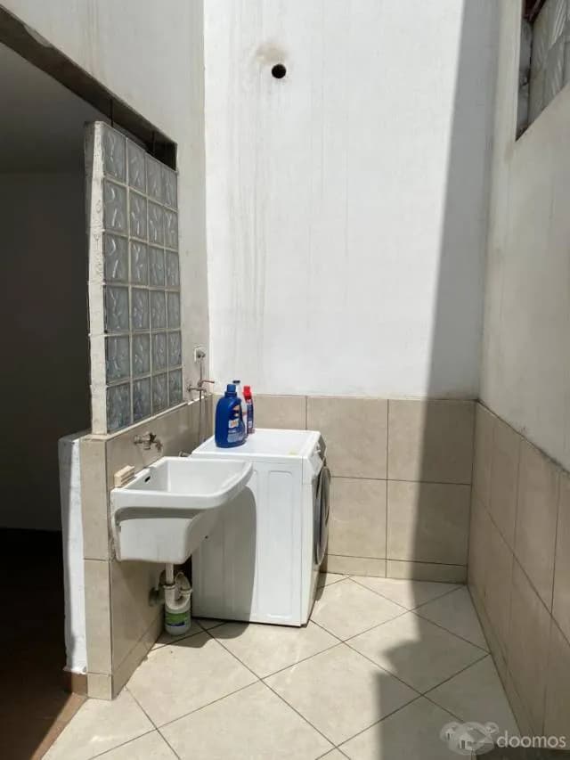 Ocasión. Vendo amplia casa Remodelada de 3 pisos — foto 4