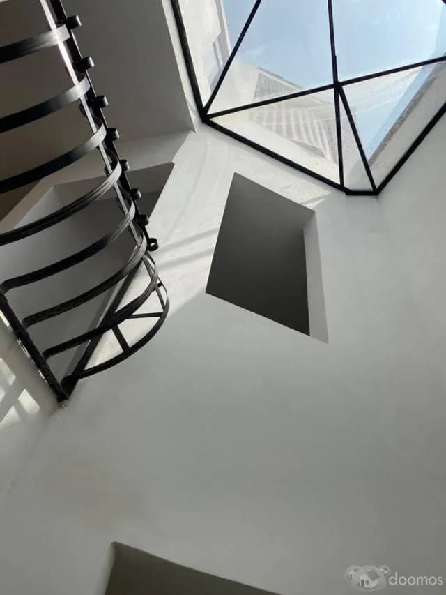 Ocasión. Vendo amplia casa Remodelada de 3 pisos — foto 5