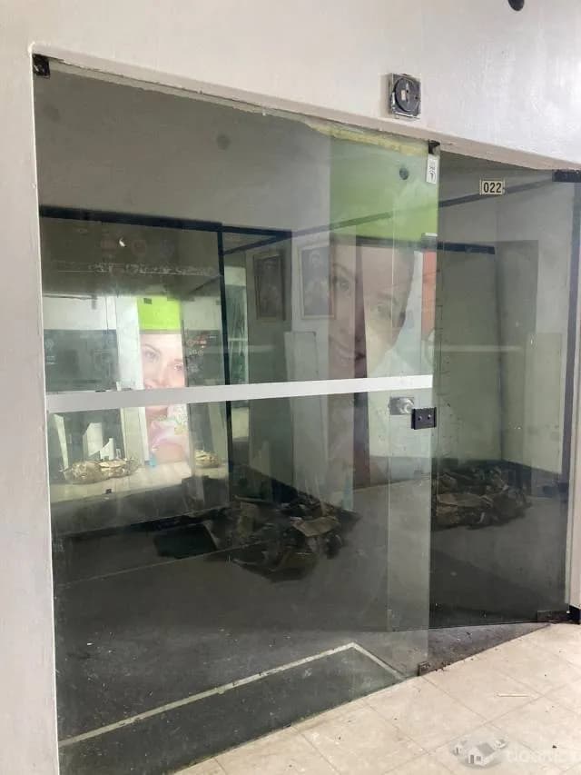 VENTA DE TIENDA EN CENTRO COMERCIAL MALENA EN MAGDALENA DEL MAR — foto 4