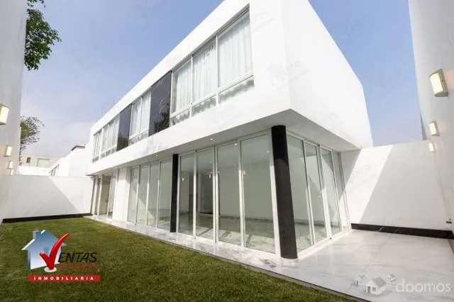 VENTA CASA DE ESTRENO EN EL SOL DE LA MOLINA 2DA ETAPA — foto 1