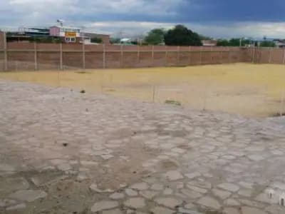 PIURA> Alquilo local uso Comercial/ Industrial/ depósito.  4,000 m2 con 4 oficinas