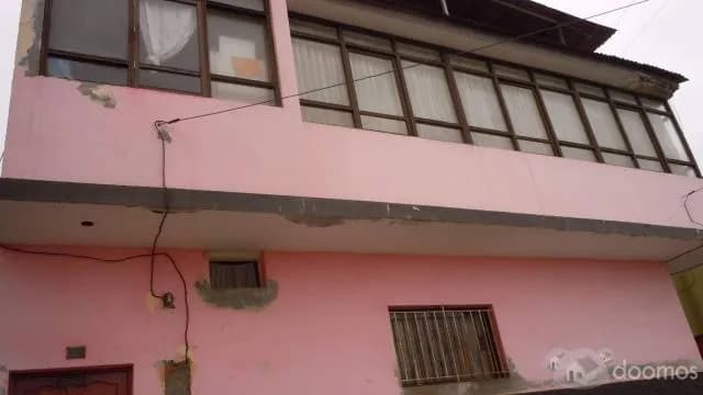 CASA DE TRES PISOS MATERIAL NOBLE CON VISTA AL MAR — foto 4
